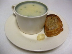 garlic soup with toasted bread