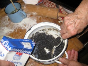 poppy seeds with milk