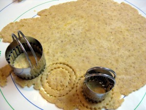 ridged circular cookie cutter