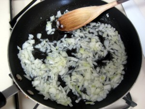 frying onions on oil