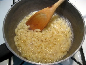 cooking macaroni