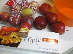 ingredients for making apple strudel