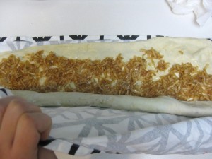 how to roll strudel