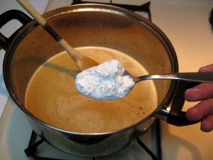 thickening sauce with cornstarch