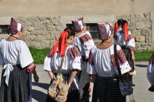 slovak female traditional outfits